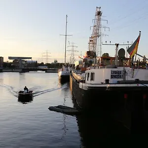 Botel Schiffshotel Schlafen Im Hafen